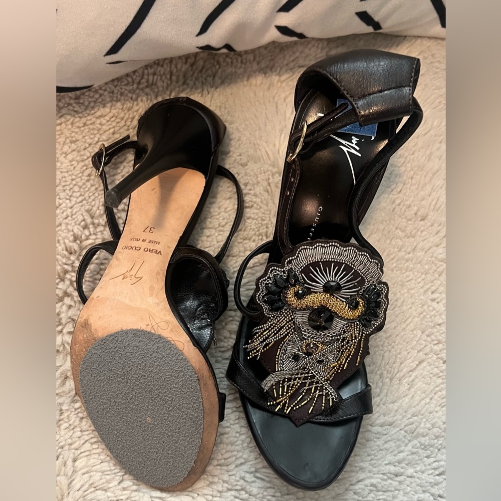 Giuseppe Zanotti Black and Gold Heels with Ornate Design - Picture 5 of 5